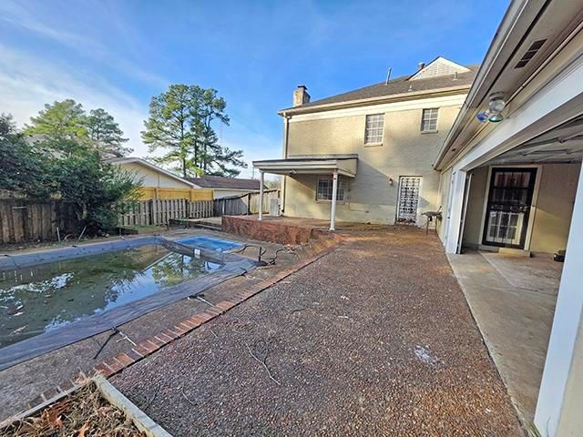 2040 RIDGEWAY RD, Memphis, TN 38119