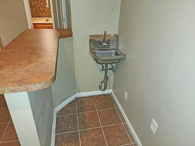 2040 RIDGEWAY RD, Memphis, TN 38119