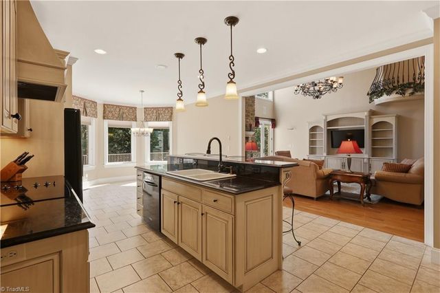 189 Harbor Drive W, Lexington, NC 27292
