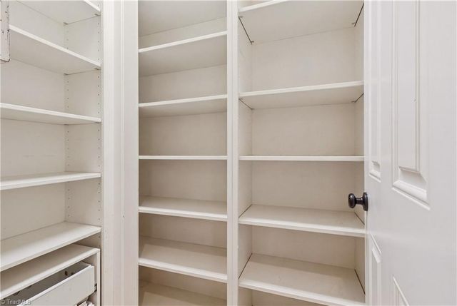 189 Harbor Drive W, Lexington, NC 27292