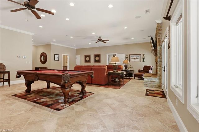 189 Harbor Drive W, Lexington, NC 27292