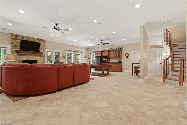 189 Harbor Drive W, Lexington, NC 27292