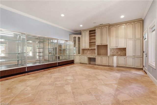 189 Harbor Drive W, Lexington, NC 27292