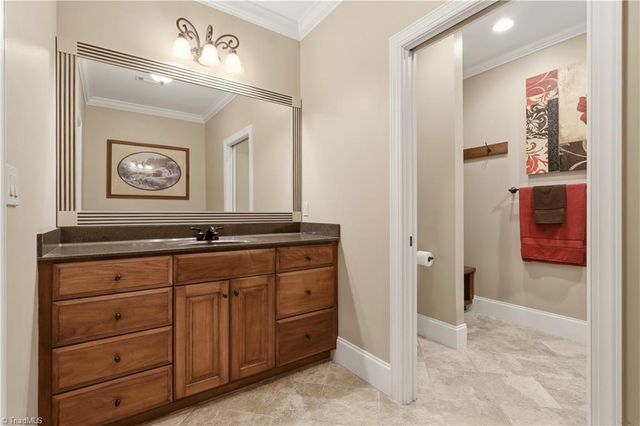 189 Harbor Drive W, Lexington, NC 27292