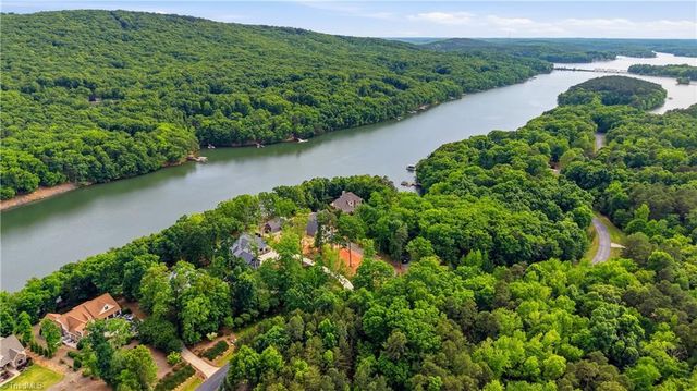 189 Harbor Drive W, Lexington, NC 27292