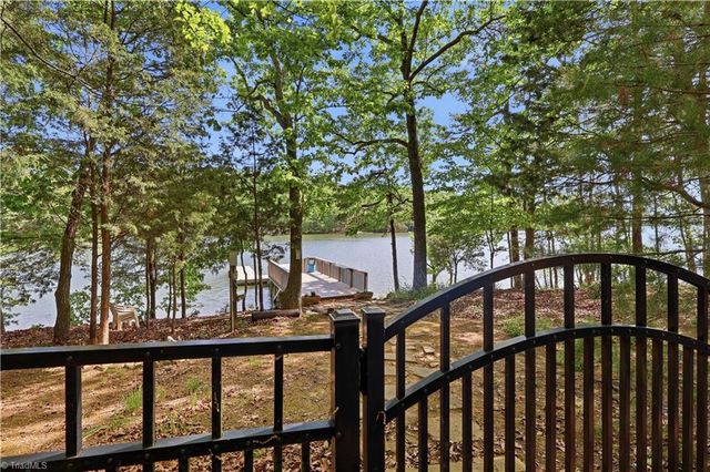 189 Harbor Drive W, Lexington, NC 27292