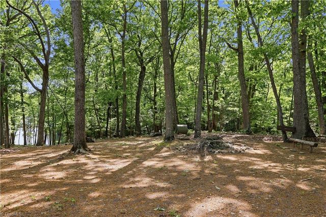 189 Harbor Drive W, Lexington, NC 27292