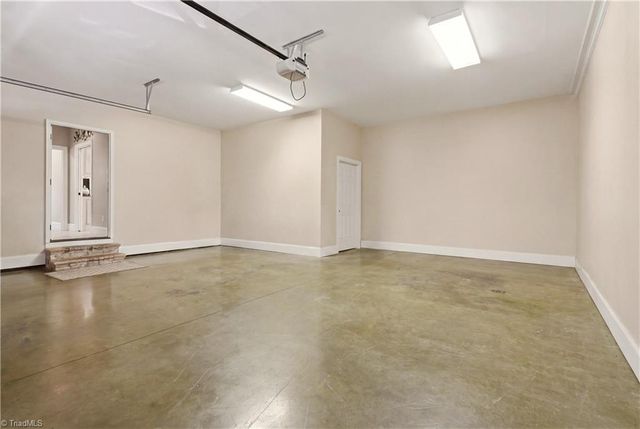 189 Harbor Drive W, Lexington, NC 27292