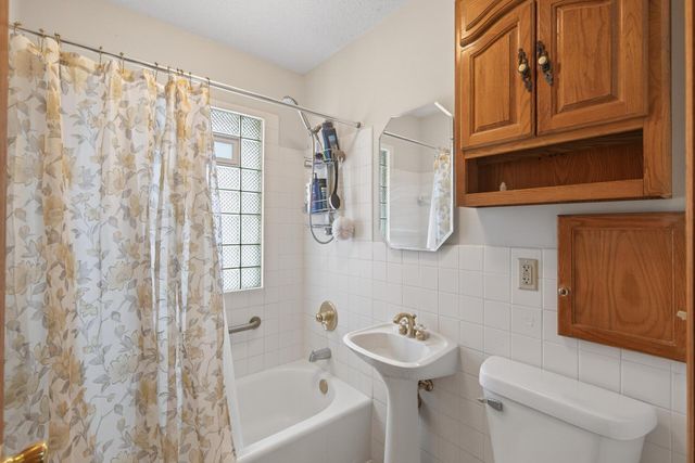 6046 Emerson Avenue N, Brooklyn Center, MN 55430