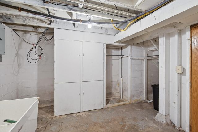 6046 Emerson Avenue N, Brooklyn Center, MN 55430