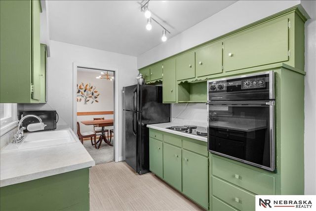 7770 Franklin Street, Omaha, NE 68114