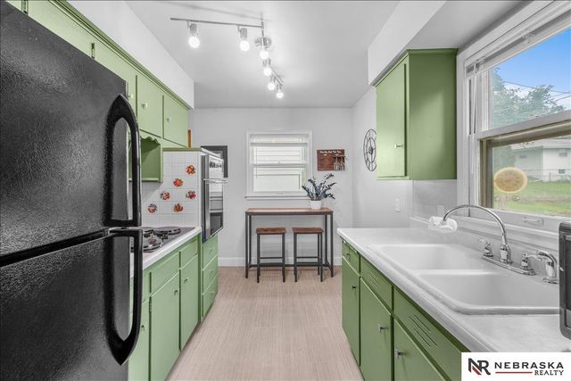 7770 Franklin Street, Omaha, NE 68114