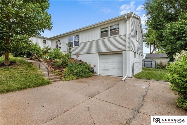 7770 Franklin Street, Omaha, NE 68114
