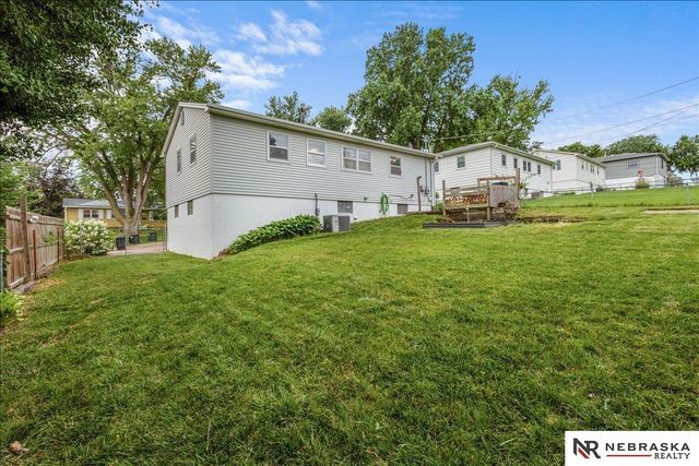 7770 Franklin Street, Omaha, NE 68114