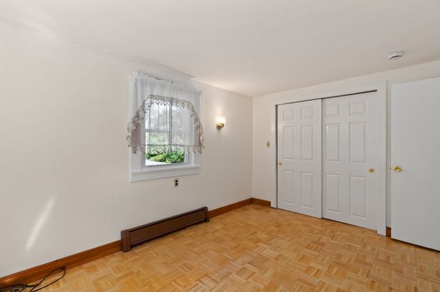 316 Emery St, Dracut, MA 01826