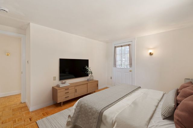 316 Emery St, Dracut, MA 01826