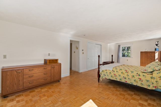 316 Emery St, Dracut, MA 01826
