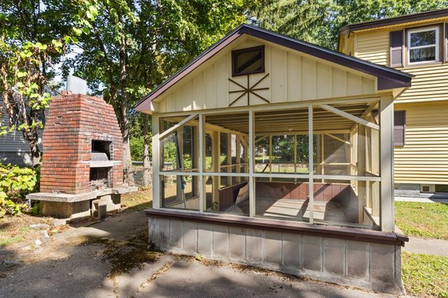 316 Emery St, Dracut, MA 01826