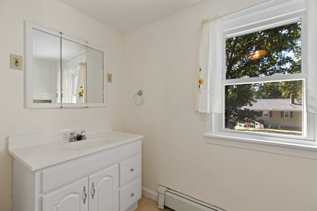 316 Emery St, Dracut, MA 01826