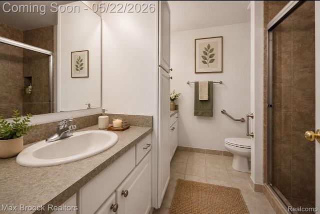 1102 Abigail Court, Commerce Charter Township, MI 48390
