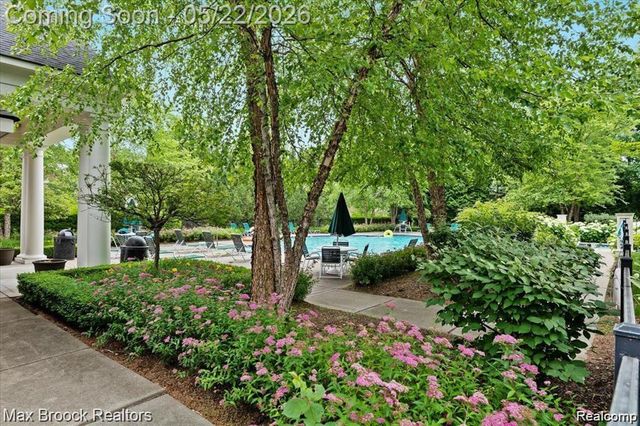 1102 Abigail Court, Commerce Charter Township, MI 48390
