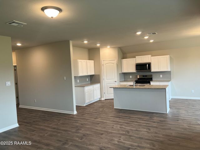 643 Griffiths Court, Breaux Bridge, LA 70517