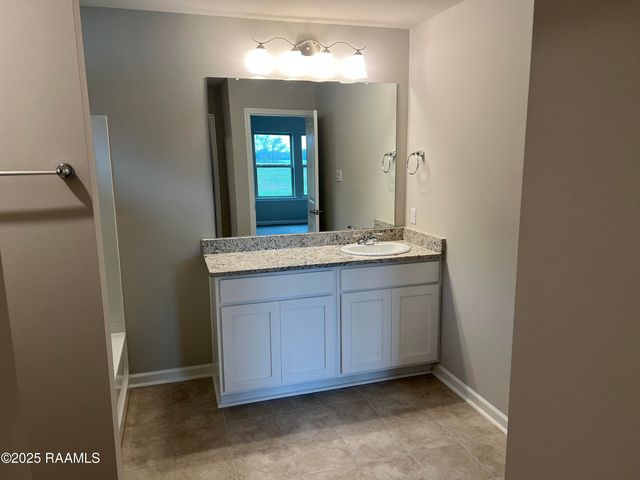 643 Griffiths Court, Breaux Bridge, LA 70517