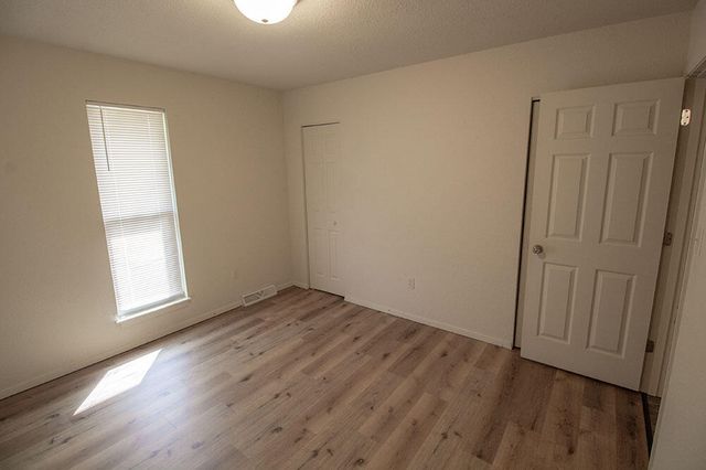 1007 W ASH ST, Columbia, MO 65203