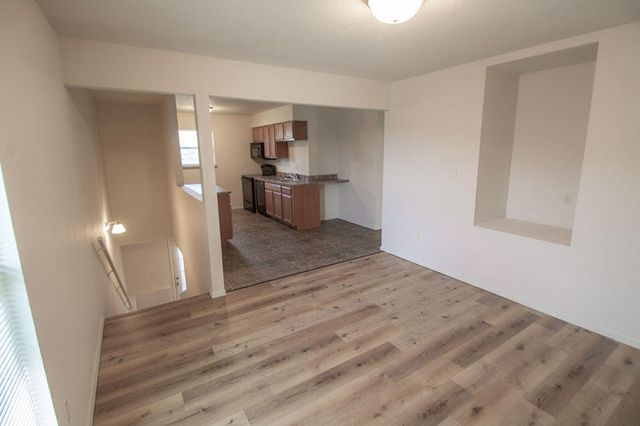 1007 W ASH ST, Columbia, MO 65203