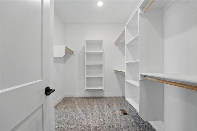 20671 Skyview Lane, Spring Hill, KS 66083