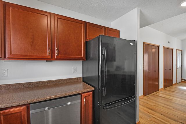 2853 35th Street S, Moorhead, MN 56560