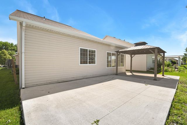 2853 35th Street S, Moorhead, MN 56560