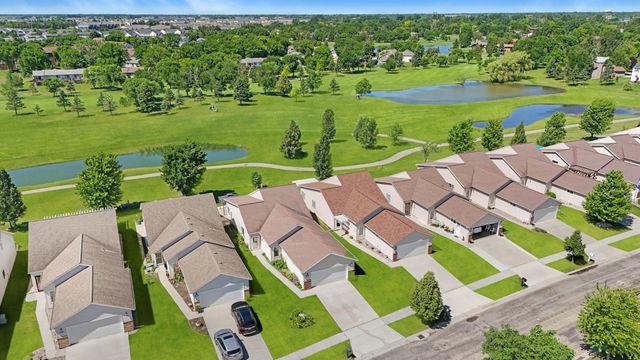 2853 35th Street S, Moorhead, MN 56560