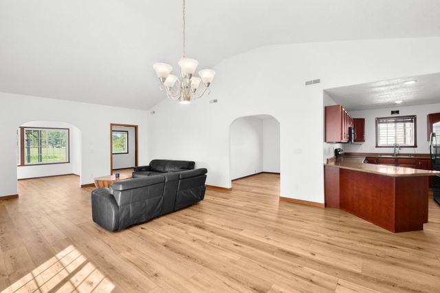 2853 35th Street S, Moorhead, MN 56560