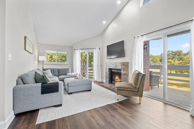 1152 Courtland Drive 406, Buffalo Grove, IL 60089