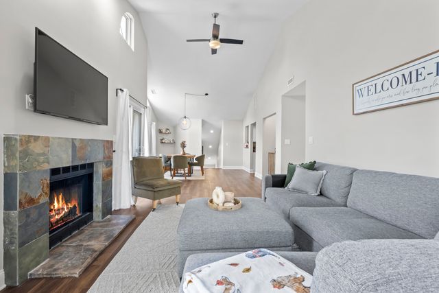 1152 Courtland Drive 406, Buffalo Grove, IL 60089