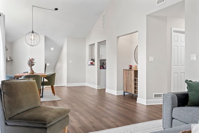 1152 Courtland Drive 406, Buffalo Grove, IL 60089