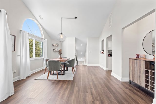 1152 Courtland Drive 406, Buffalo Grove, IL 60089