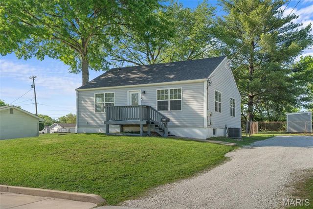1107 W Congress Street, Pacific, MO 63069