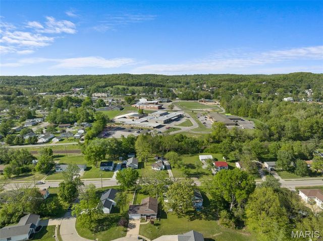 1107 W Congress Street, Pacific, MO 63069