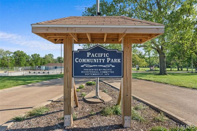 1107 W Congress Street, Pacific, MO 63069