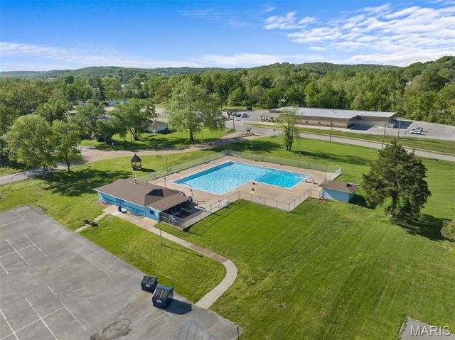 1107 W Congress Street, Pacific, MO 63069