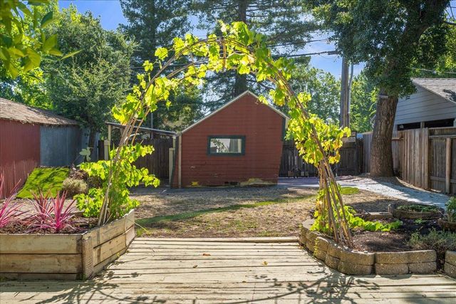 3723 E Pacific Ave, Sacramento, CA 95820