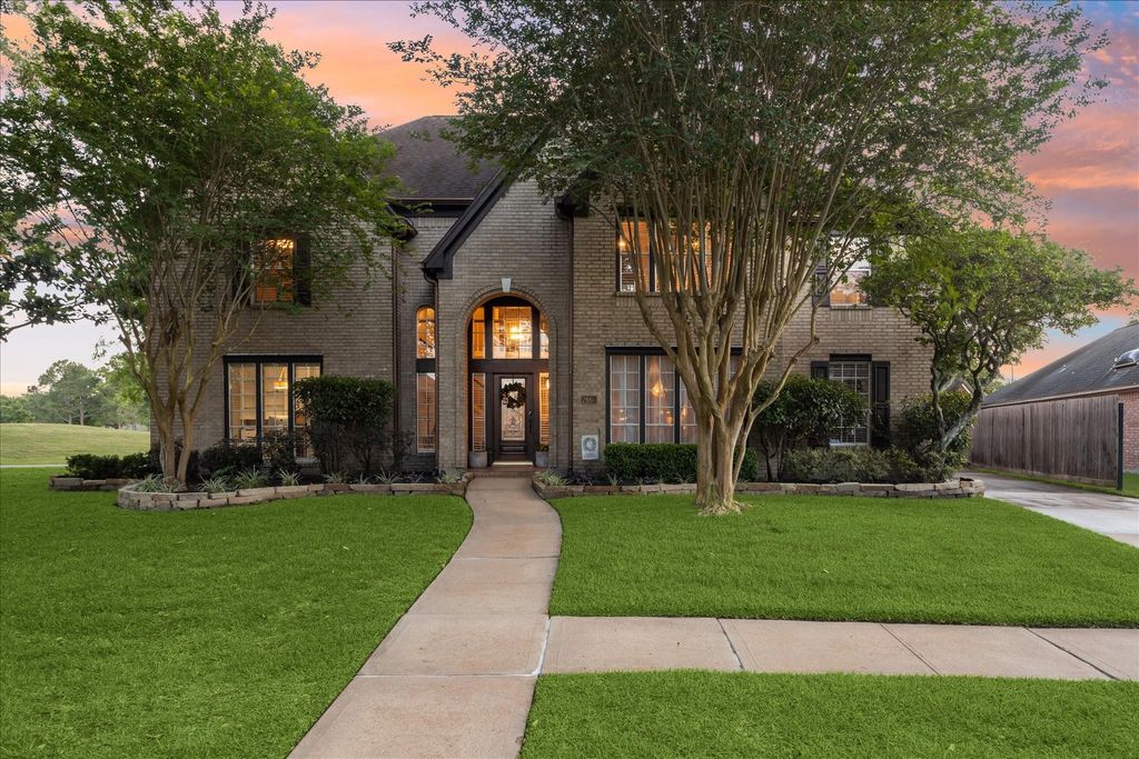 2665 Warwick Drive, League City, TX 77573