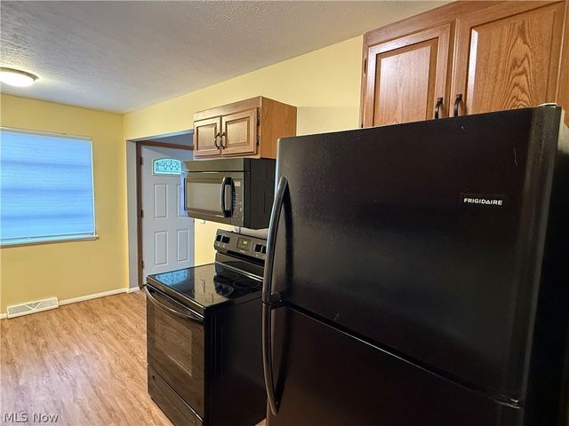 13475 Brookhaven Boulevard, Brook Park, OH 44142