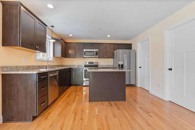 11 Rockingham Road H, Auburn, NH 03032