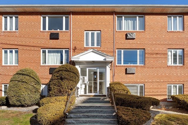 133 Warren St 3, Watertown, MA 02472