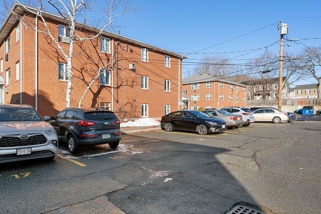 133 Warren St 3, Watertown, MA 02472