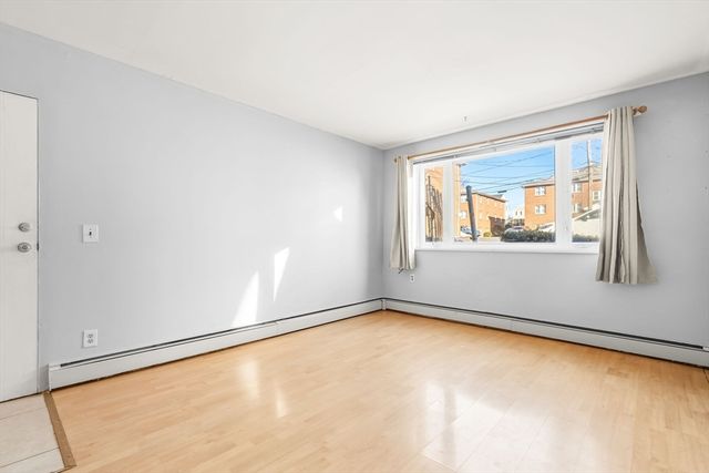 133 Warren St 3, Watertown, MA 02472