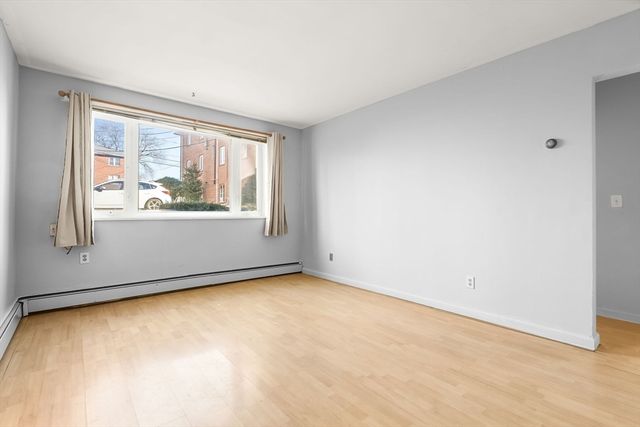 133 Warren St 3, Watertown, MA 02472